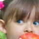 girl eating apple